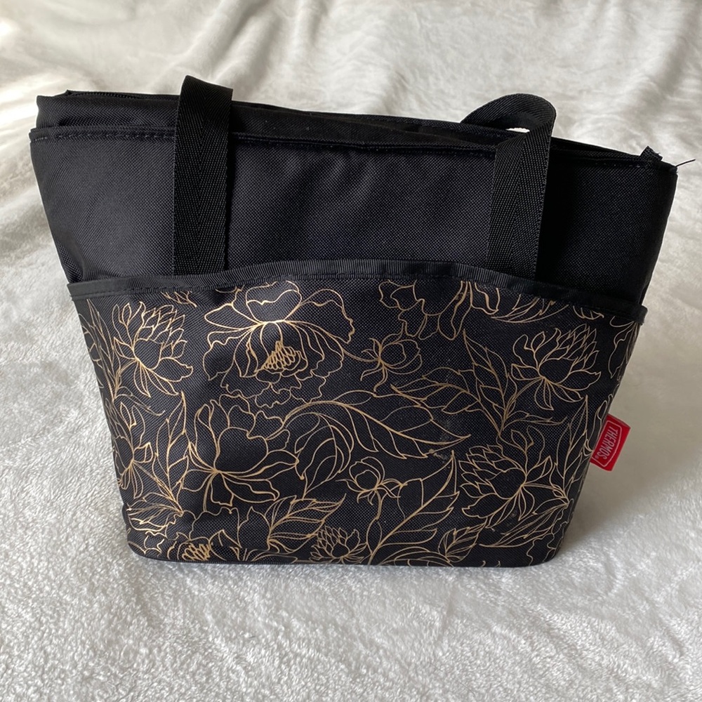 Thermos brand wine a lunch bag